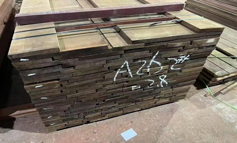 Dibetou (3) Dibetou (3)