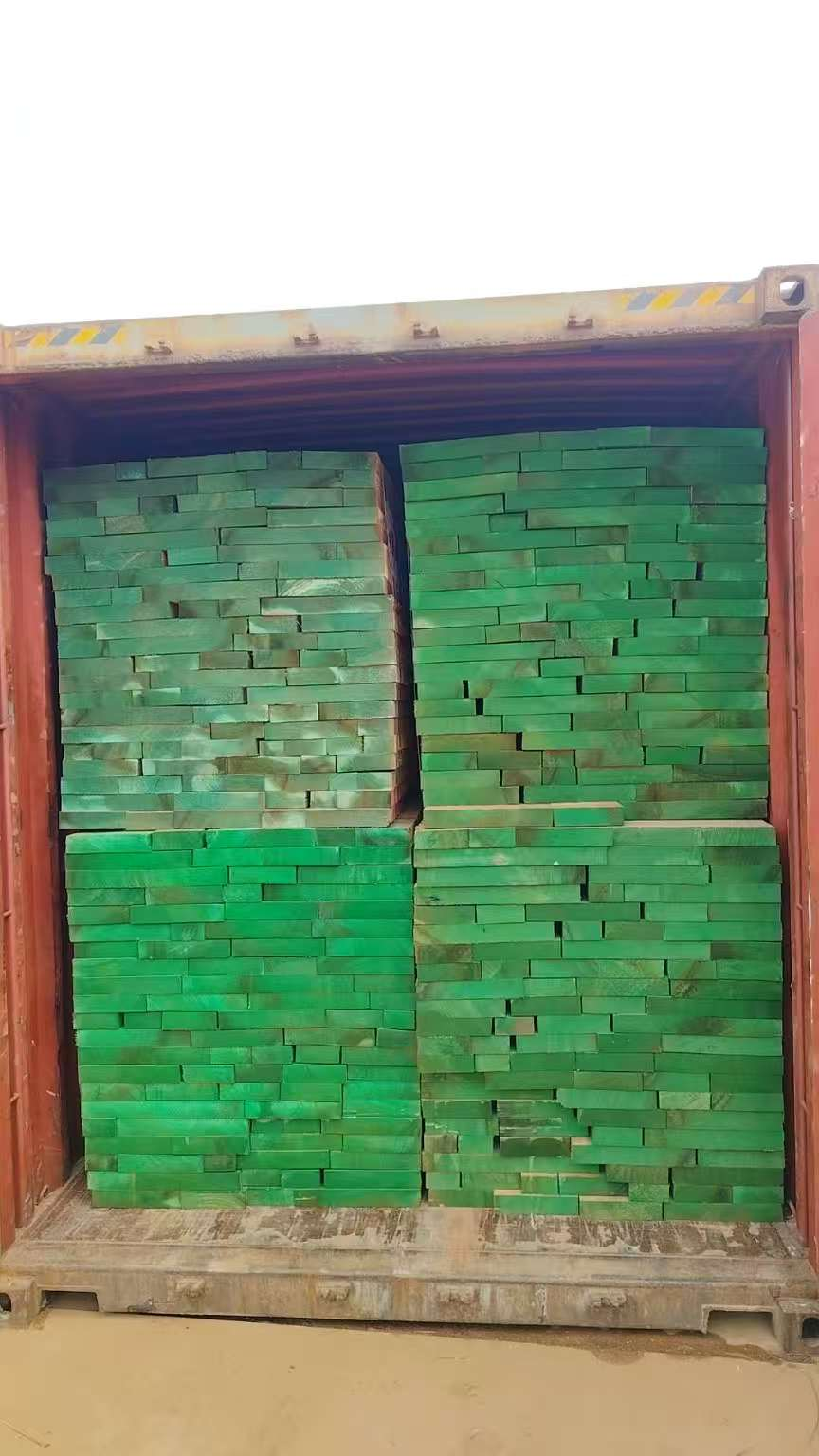 Okoume (12) Okoume (12)