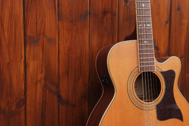 How Does An Ovangkol Ukulele Sound Compared To Mahogany?