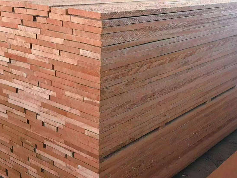 How Does Okoume Wood Affect The Tone of A Bass Guitar?