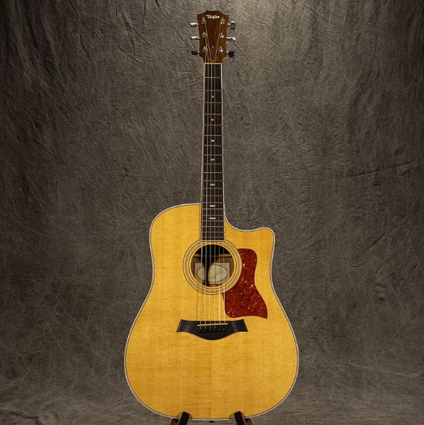 How Does Ovangkol Wood Affect The Tone of A Guitar?