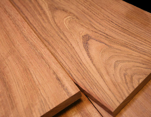 Does Polyurethene Yellow Jatoba Wood