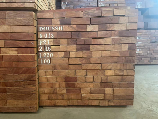 Gỗ Doussie