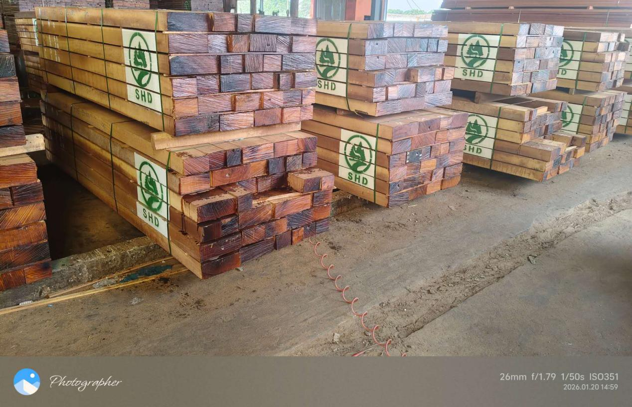 Iroko wood.png